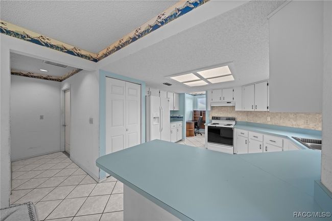 Kitchen | Image 32