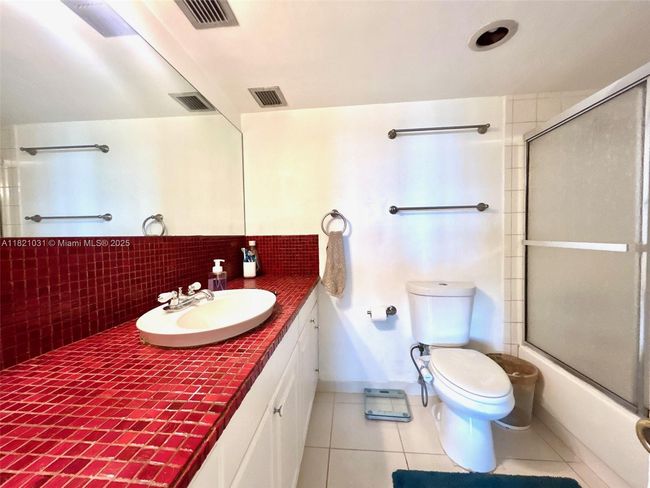 APT-2G - 9500 W Bay Harbor Dr, Condo with 1 bedrooms, 2 bathrooms and null parking in Bay Harbor Islands FL | Image 17