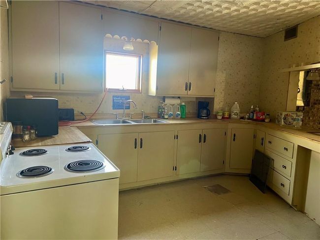130 W 2 Nd St, Home with 2 bedrooms, 2 bathrooms and null parking in Clearmont MO | Image 17