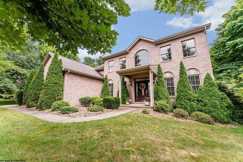 1044 Cross Creek Dr, Uniontown, PA, 15401-5658 | Card Image