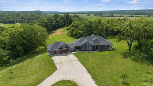 5400 E Giesing Hill Rd, HARTSBURG, MO, 65039-9760 | Card Image