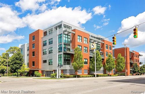 301-100 N Center St, Royal Oak, MI, 48067-4821 | Card Image