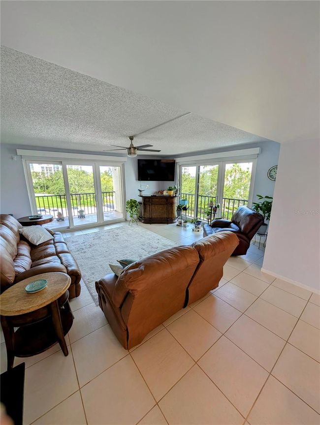 Breakfast or wine bar?? The heart of the home! With a view!! | Image 10