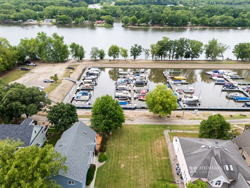 100 Hillsman Ln, Seneca, IL, 61360-9497 | Card Image