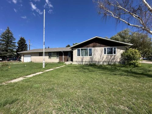 401 3rd Avenue W, Foremost, AB, T0K0X0 | Card Image