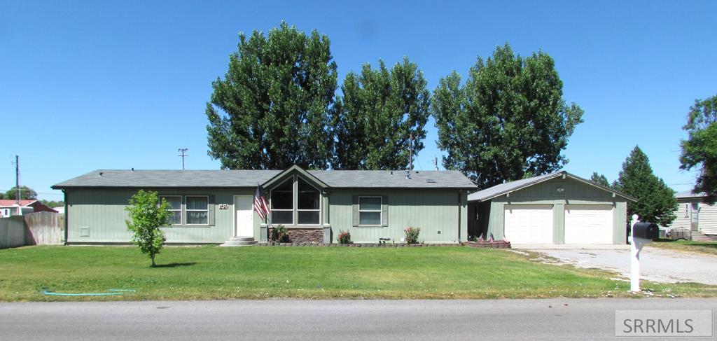 Lemon St, Blackfoot, ID 83221