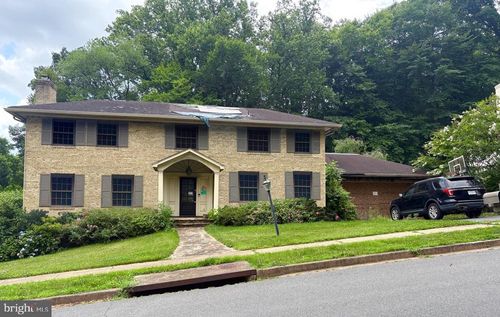 4090 Ridgeview Cir, MCLEAN, VA, 22101-5812 | Card Image