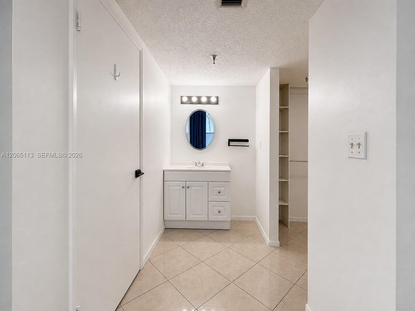 Residential Lease in Miami Beach 3