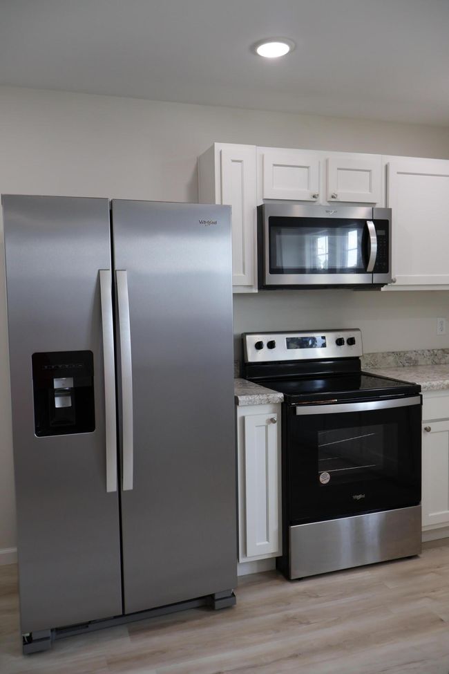 277 - 275277 Broadway St, Home with 8 bedrooms, 8 bathrooms and null parking in Irvine KY | Image 9