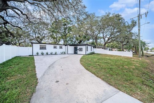 10714 N Central Ave, Tampa, FL, 33612-6706 | Card Image