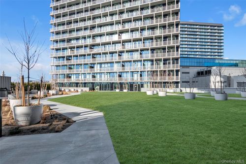 13p-131-02B 40th Road, New York, NY, 11354 | Card Image