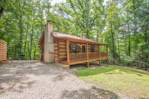 1510 Dawn Ln, Sevierville, TN, 37876-7425 | Card Image