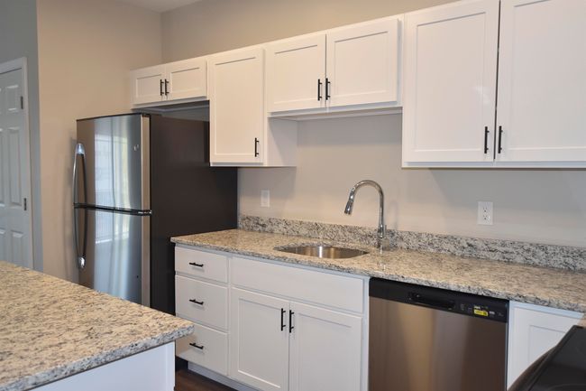 203 - 217 Rockingham Rd, Condo with 2 bedrooms, 2 bathrooms and null parking in Londonderry NH | Image 11