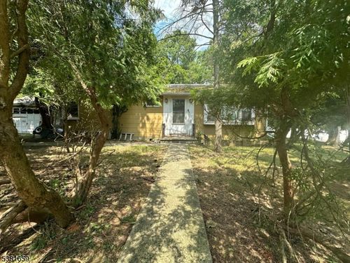 420 Bellwood Ave, Asbury, NJ, 08802-1322 | Card Image