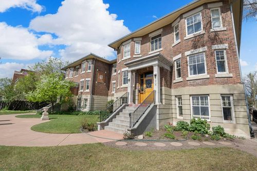2-904 Memorial Dr Nw, Calgary, AB, T2N3C9 | Card Image