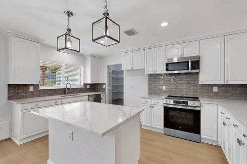 328 Cortland Cir, Roanoke, TX, 76262-7229 | Card Image