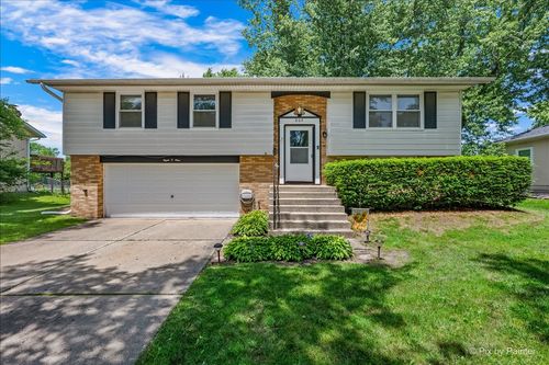 809 Stowell Ave, Streamwood, IL, 60107-3128 | Card Image