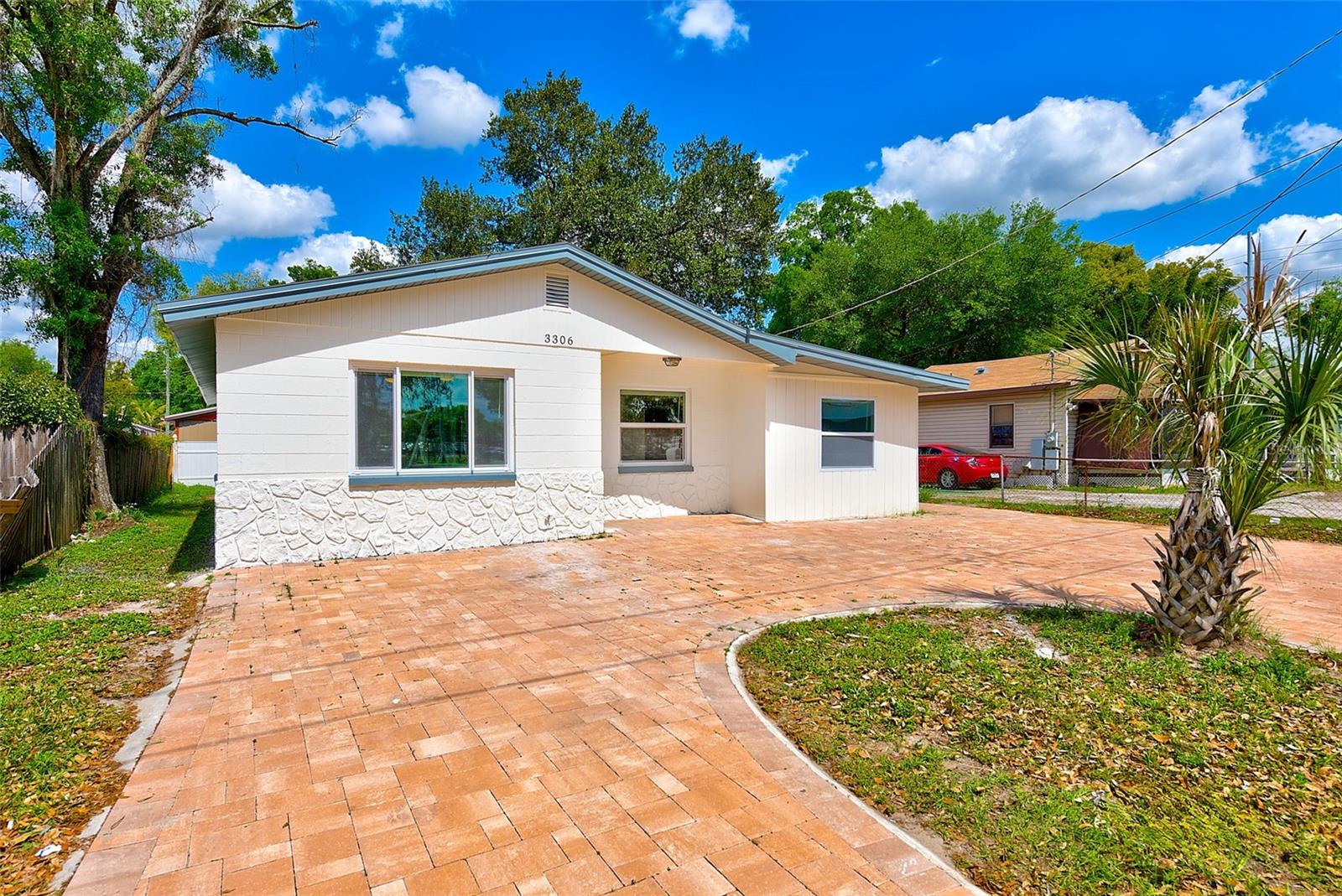 Mohawk Ave, Tampa, FL 33610