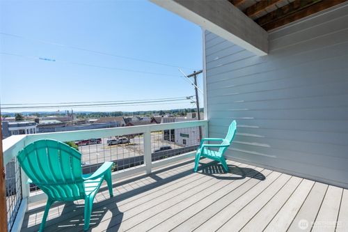 395 Ne Washington Ave, Chehalis, WA, 98532-2651 | Card Image