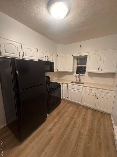 17 Madison St, Franklin Square, NY, 11010-2424 | Card Image