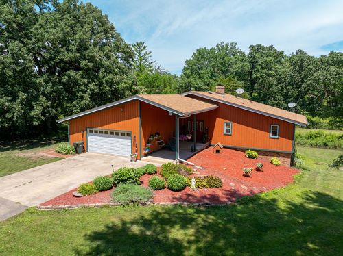 7502 Kishwaukee Rd, STILLMAN VALLEY, IL, 61084-9505 | Card Image