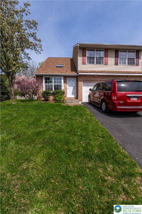 2717 Tamlynn Ln, Easton, PA, 18045-5279 | Card Image