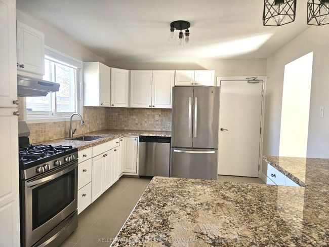 MAIN - 976 Timmins Gdns, House other with 4 bedrooms, 3 bathrooms and 1 parking in Pickering ON | Image 4