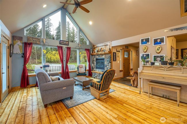 8970 Samuel Ln, House other with 4 bedrooms, 4 bathrooms and 2 parking in Maple Falls WA | Image 6