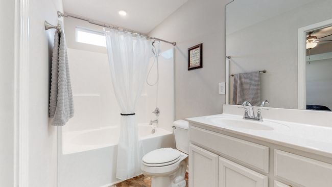 Large garden tub with shower | Image 15