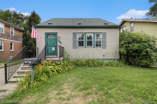 392 E Cambourne St, Ferndale, MI, 48220-1489 | Card Image