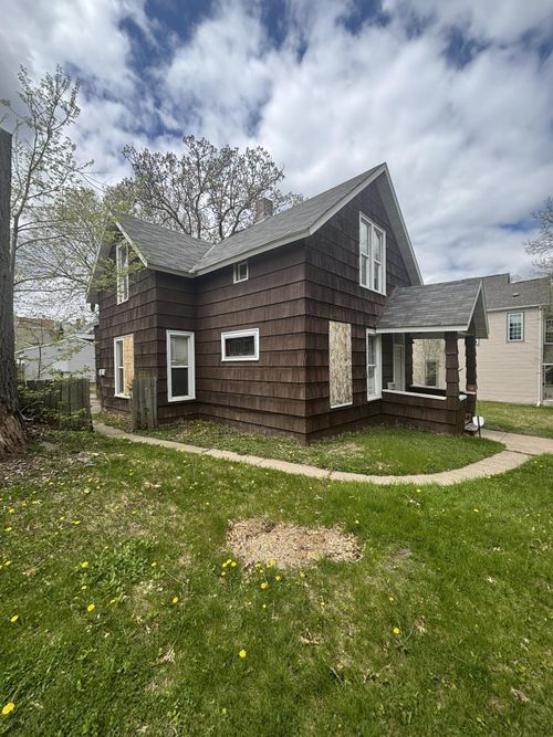 981 Burr St, Saint Paul, MN, 55130-3905 | Card Image