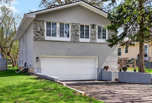 1525 Grove Dr, Round Lake Beach, IL, 60073-1989 | Card Image