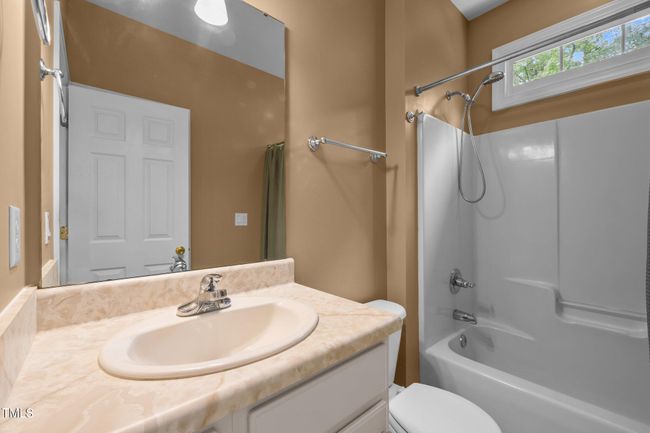 Guest bath | Image 30