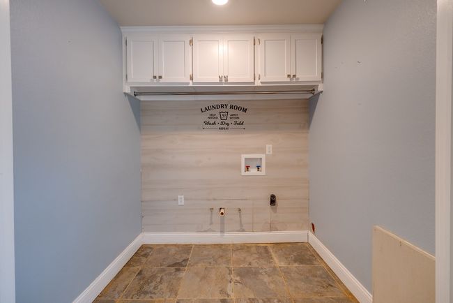 207 Inwood Dr, Home with 4 bedrooms, 3 bathrooms and 2 parking in Palestine TX | Image 23