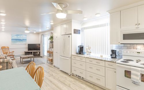 3-68 Kings Hwy, Hampton, NH, 03842-4333 | Card Image