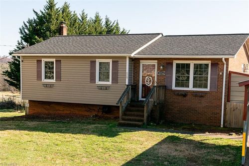 1114 Holly Springs Rd, Mount Airy, NC, 27030-9539 | Card Image