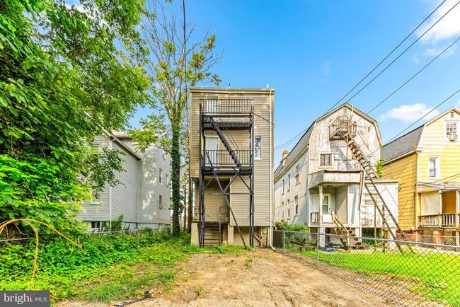 APT-3RD - 319 S Augusta Ave, Condo with 3 bedrooms, 1 bathrooms and null parking in BALTIMORE MD | Image 17