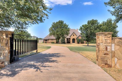 5675 Piedmont Rd N, Piedmont, OK, 73078-9712 | Card Image