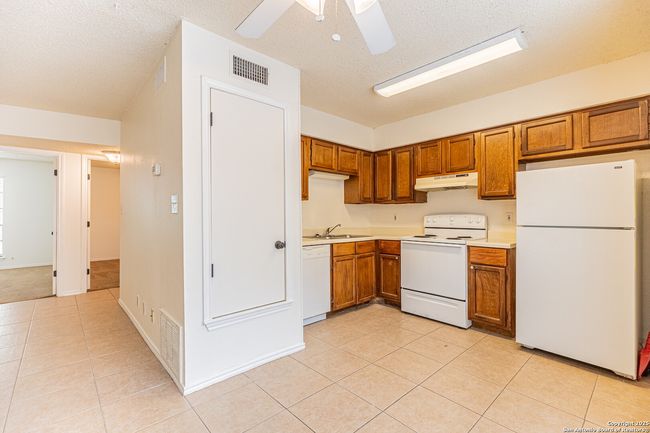 10563 Starcrest Dr, Home with 2 bedrooms, 1 bathrooms and null parking in San Antonio TX | Image 12