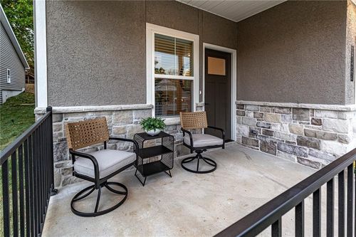 5829 Hunter Ct, Raytown, MO, 64133-3202 | Card Image