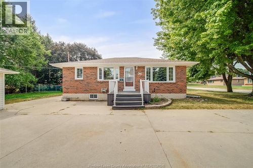 38 Nancy Ave, Leamington, ON, N8H1K4 | Card Image