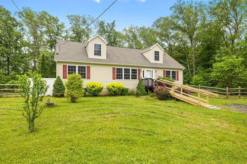 35 Pioneer Rd, Gardiner, NY, 12525-5137 | Card Image