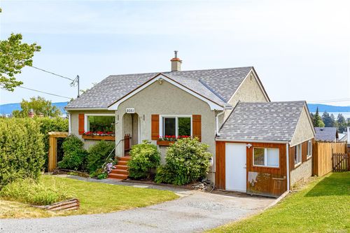 8051 Arthur St, Crofton, BC, V0R1R0 | Card Image