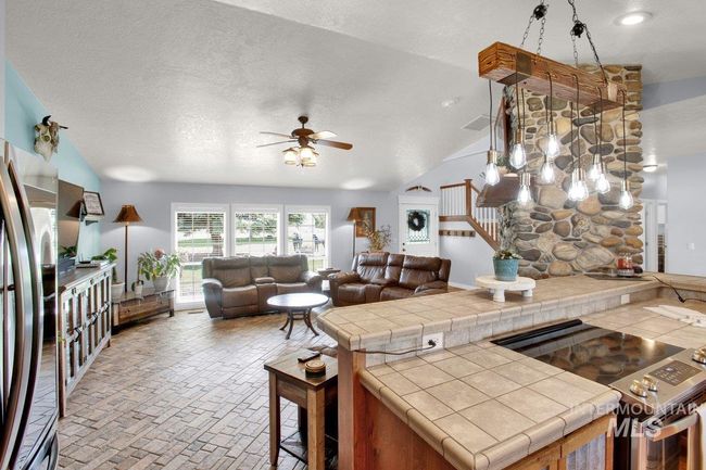 12195 S Hawk Haven Ave, House other with 4 bedrooms, 3 bathrooms and 2 parking in Kuna ID | Image 24