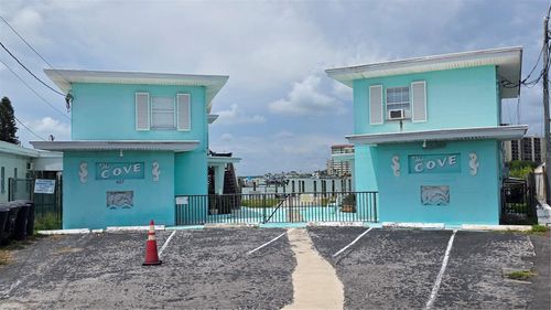 627 Bay Esplanade, CLEARWATER BEACH, FL, 33767-1617 | Card Image