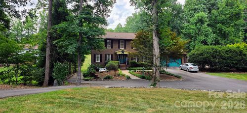 3110 Ninth Tee Dr, Newton, NC, 28658-8725 | Card Image