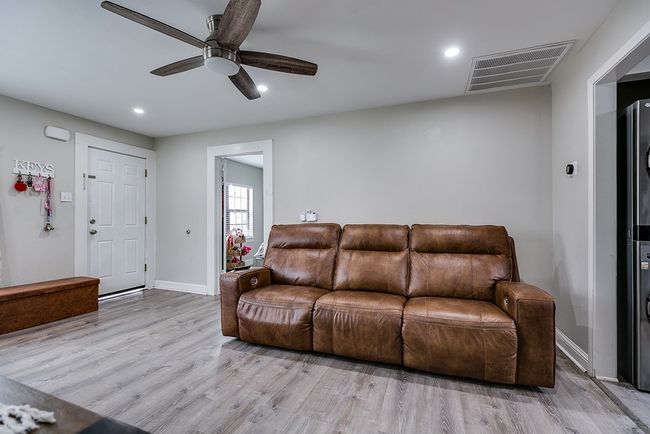 419 E E 29 Th St, House other with 3 bedrooms, 2 bathrooms and null parking in San Angelo TX | Image 7