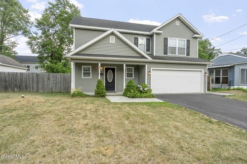 3 Launfal St, Colonie, NY, 12205-3127 | Card Image