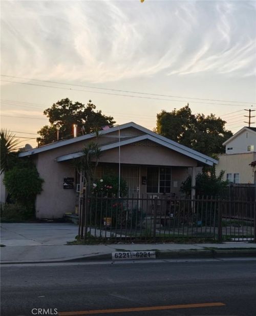 6221 Heliotrope Ave, Bell, CA, 90201-1426 | Card Image