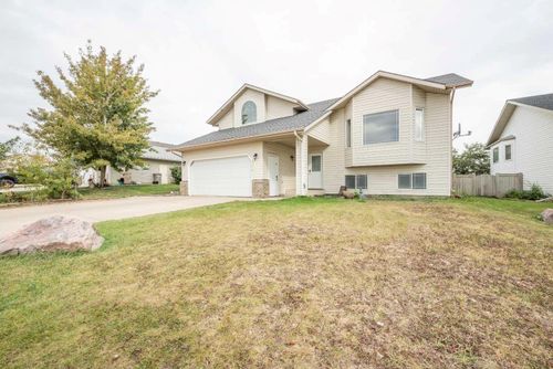 11319 90 St, Grande Prairie, AB, T8X1M4 | Card Image